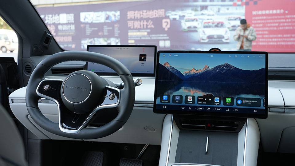 试驾智界S7：智能座舱+智能底盘是智驾车型的最优解？(图3)