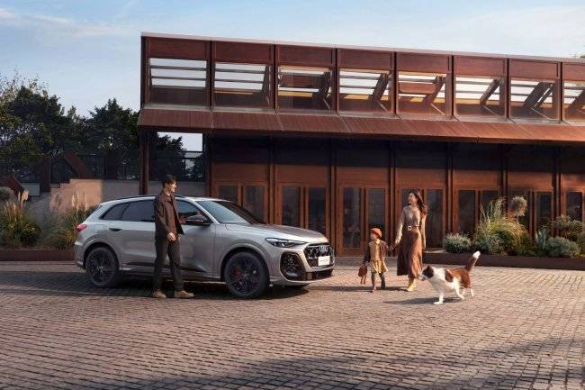 全新奥迪Q5L配三屏联动与BO音响豪华智能座舱革新(图1)