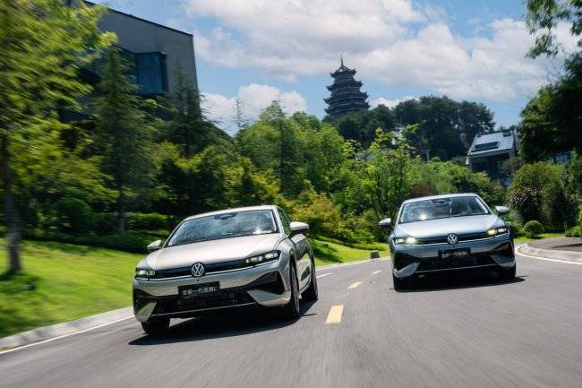 三屏交互带来极致科技感全新一代速腾L性价比再进阶(图1)