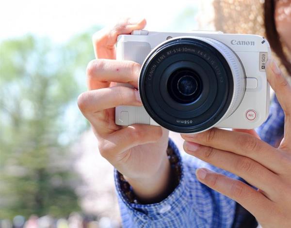 从静态定格到动态叙事｜佳能R50V 一机承包你的所有影像创作需求(图1)