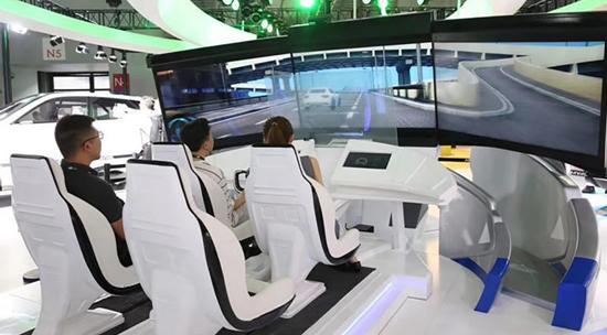 2026中国智能驾驶舱市场：从“功能堆砌”到“生态构建”的进化(图1)