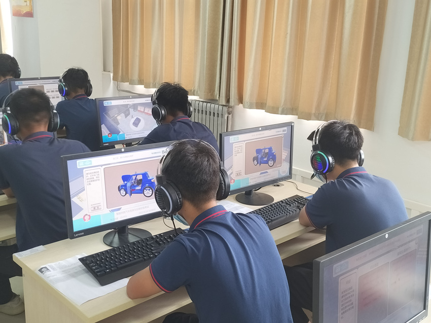 汽车智能座舱系统与应用 课件 2-2 认知智能座舱的关键零部件及芯片(图1)