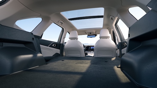 东软集团：东软智行与腾讯云战略合作 打造AI智能座舱新生态(图1)