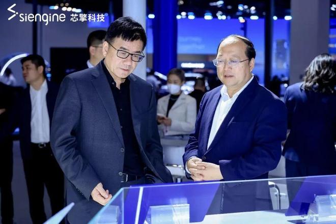 从车规级芯片向全球端侧智能计算平台演进芯擎科技重装亮相2026北京国际车展(图2)