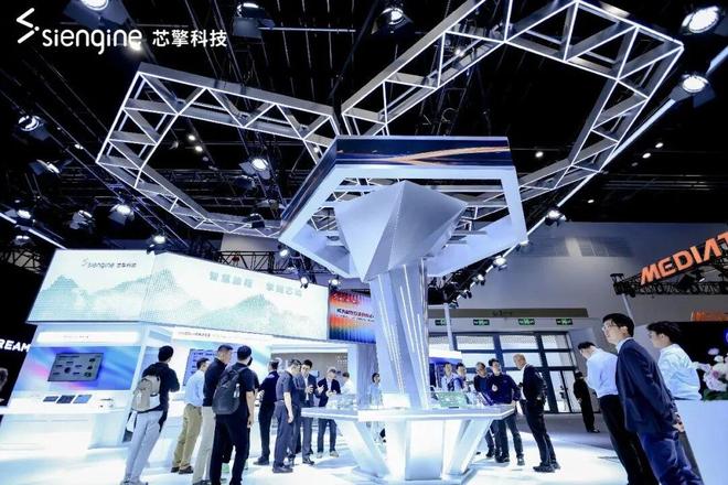 从车规级芯片向全球端侧智能计算平台演进芯擎科技重装亮相2026北京国际车展(图1)