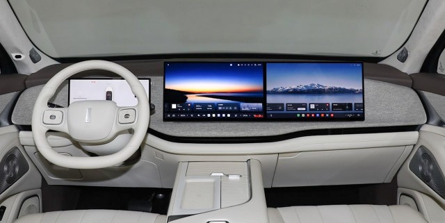 吉利宣布全面拥抱AI座舱 汽车智能化进入“赛点”(图1)