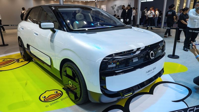 实拍全新奇瑞QQ 融入纯电驱动与智能座舱技术(图1)