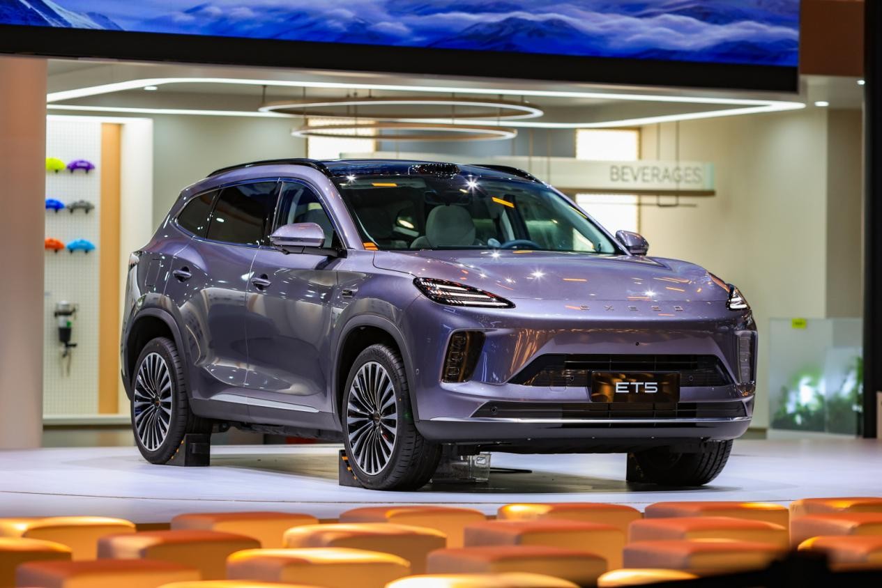 星途ET5成都车展首发亮相搭载地平线P智能与安全一次拉满(图3)