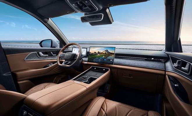 国庆限时抢鲜价1279万元起！中国新燃油 瑞虎9双旗舰上市(图3)