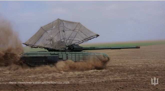 “座舱盖”防护系统是对“顶棚”的升级提高坦克防无人机能力(图5)