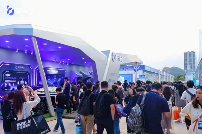 智能座舱“装上大脑”的逻辑变了(图1)