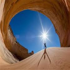 智能座舱系统的定义是(图1)