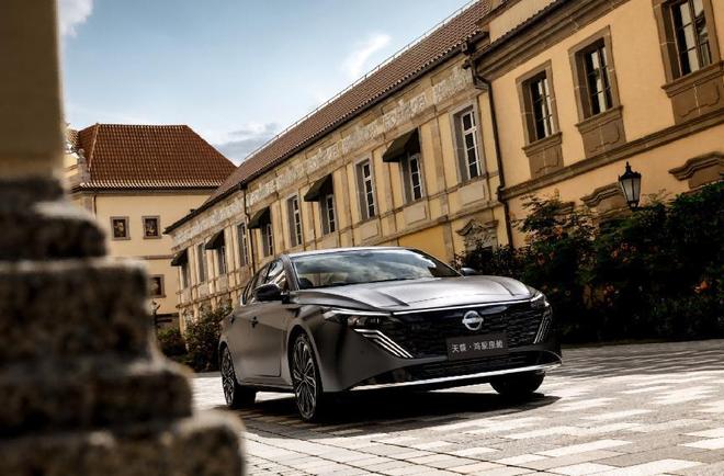 天籁·鸿蒙座舱新车首发亮相 重构燃油智能出行新体验(图7)