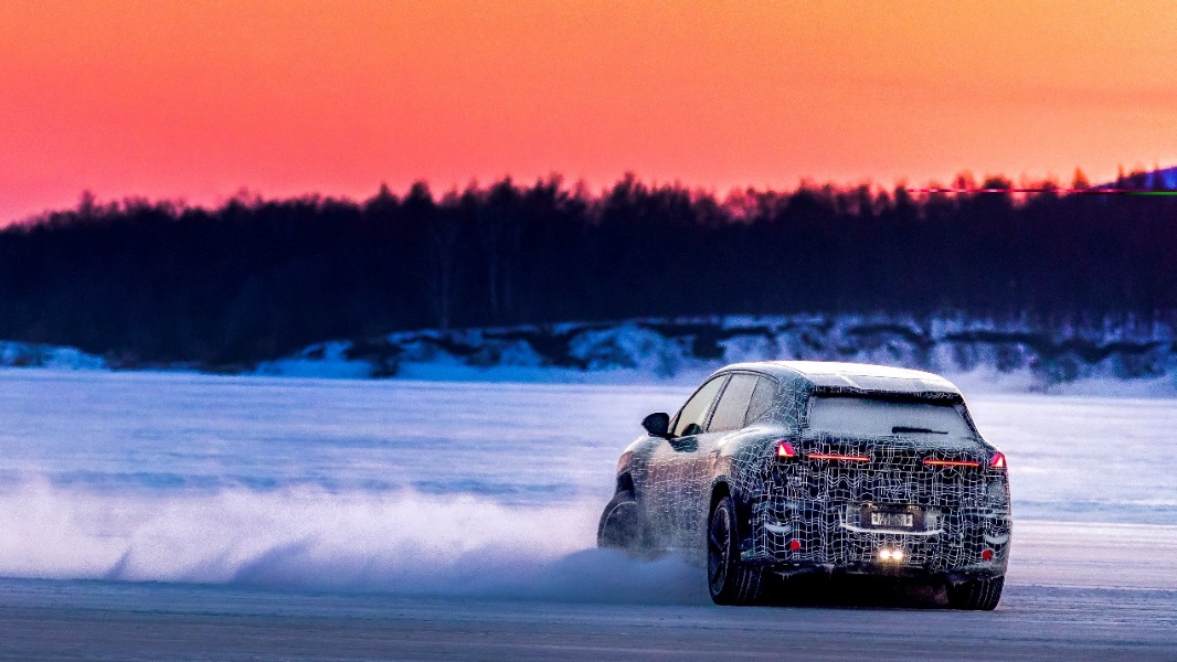 面对“双重困局”BBA正在重新定义电动时代真正的豪华(图7)