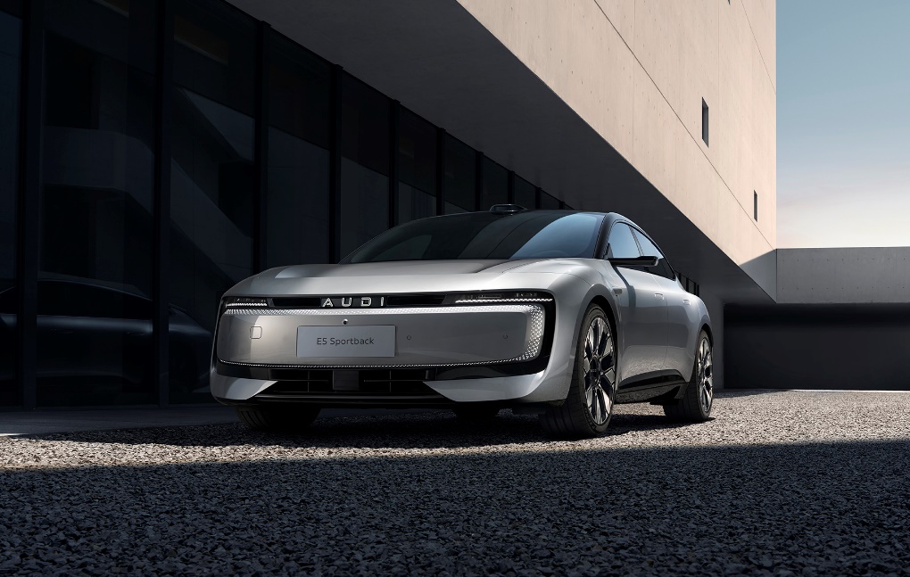 面对“双重困局”BBA正在重新定义电动时代真正的豪华(图4)