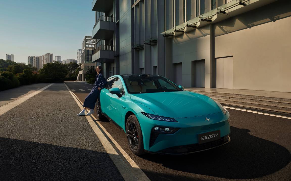 重新定义年轻人的第一台智能轿跑东风奕派eπ007+上市售1399万元起(图4)