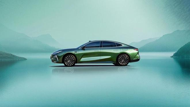 5米级豪华电混家轿星耀8大版本OTA升级智能座舱常用常新(图4)