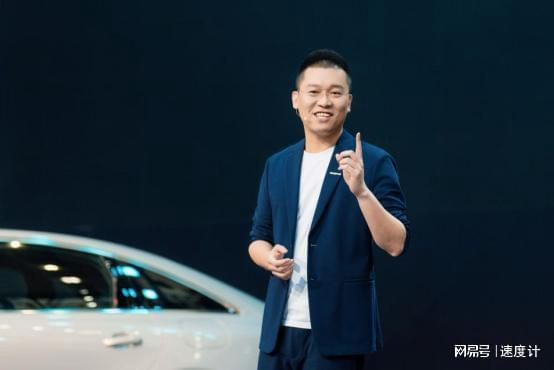 荣威M7 DMH广州车展全球首发豆包AI车机引领智能座舱新风尚(图1)