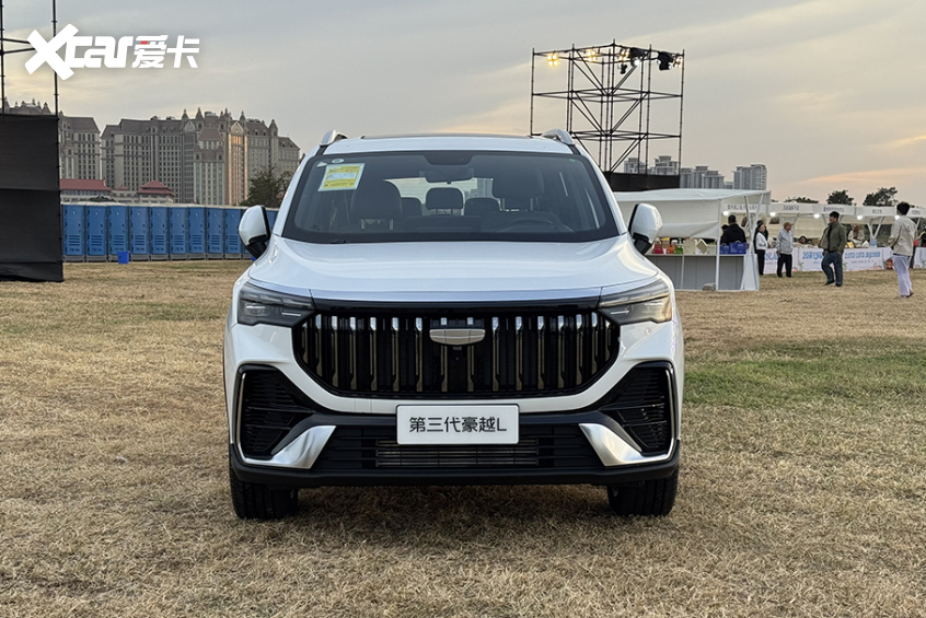 吉利第三代豪越L正式上市 限时价899万元起(图2)