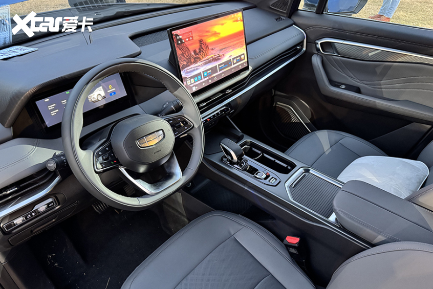 吉利第三代豪越L正式上市 限时价899万元起(图9)