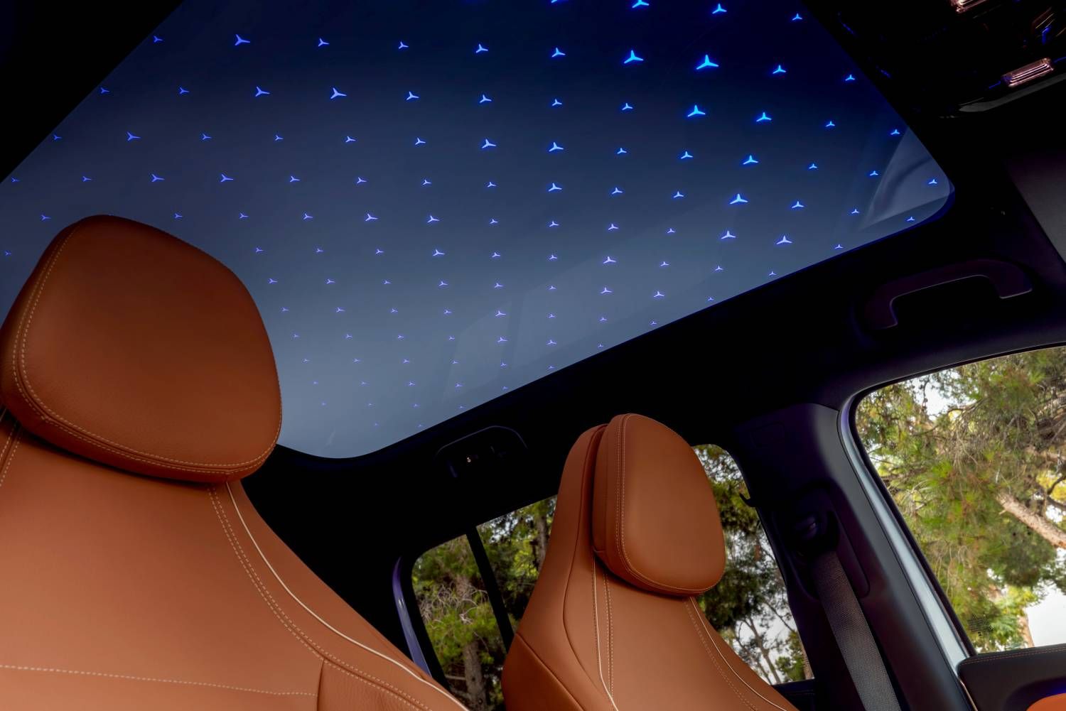 梅赛德斯-奔驰全新GLB发布 纯电版采用800V平台(图5)