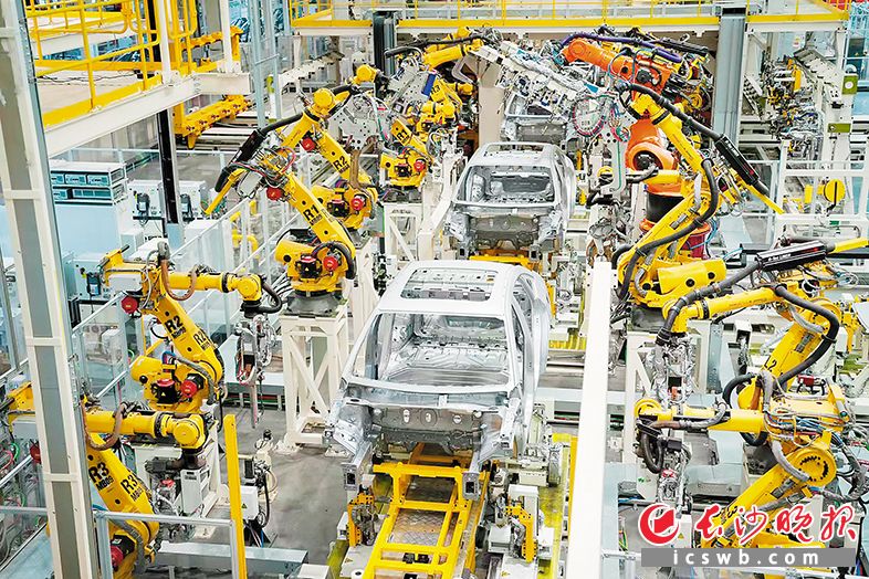 潮涌“人工智能+” 逐浪新质生产力 长沙经开区推动科技创新与产业创新深度融合(图3)