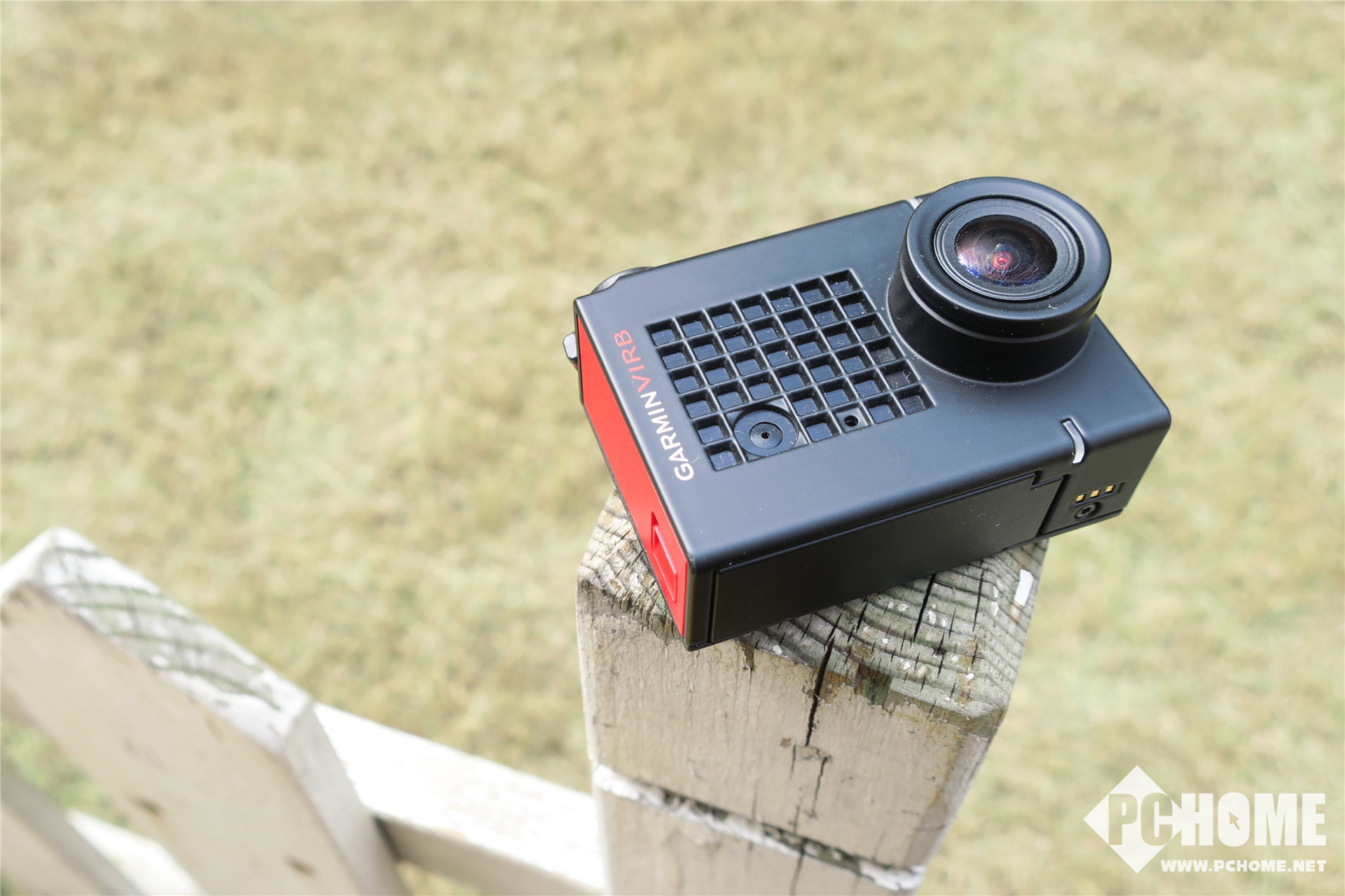 富士推出可拍短片的复古拍立得相机：instax mini Evo Cema(图1)