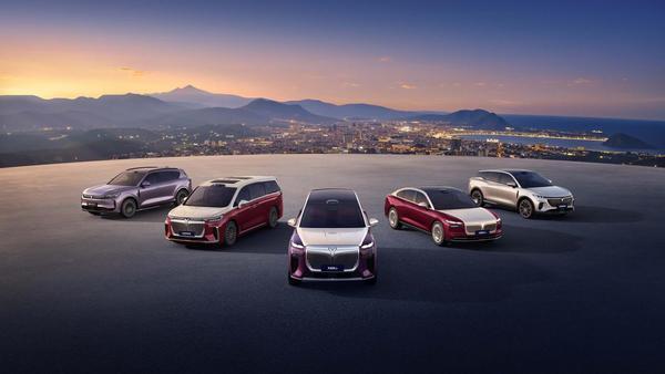 岚图汽车2026产品阵容重磅揭晓四款车型覆盖三大品类(图7)