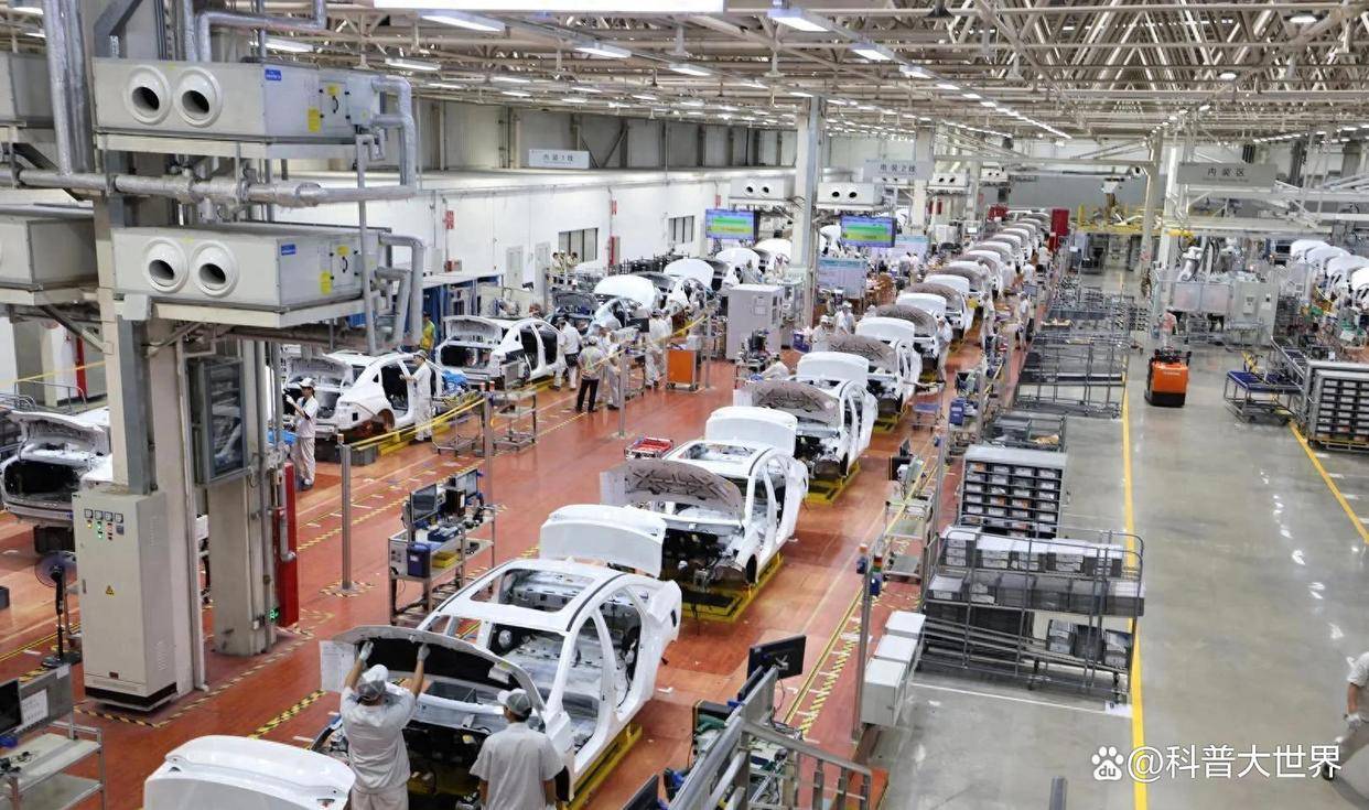 稳！去年我国汽车产量是美日德总和的15倍！今年有望再创新高(图1)